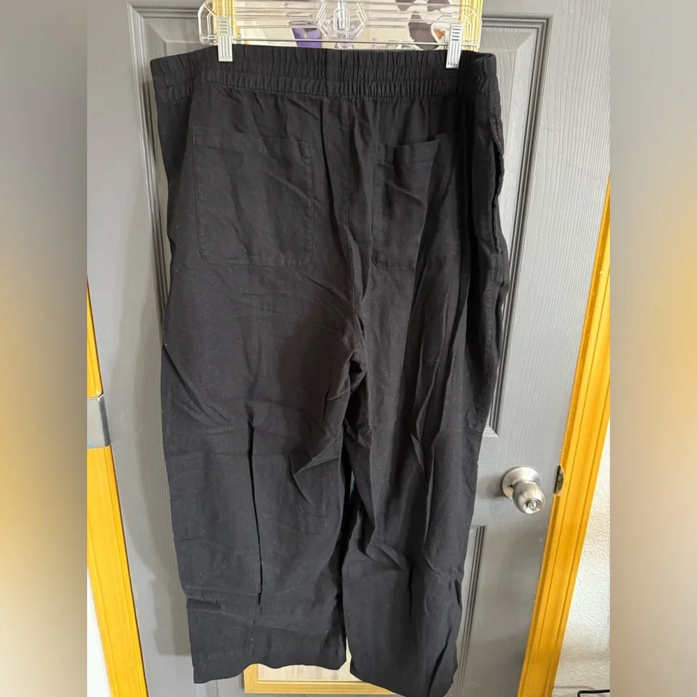 Old Navy Women’s Linen Pants - Picture 4 of 4